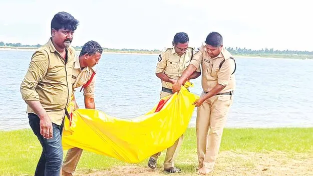 Godavari Tragedy: ఘొల్లుమన్న గోదారి లంక