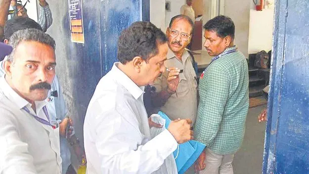 PSR Anjaneyulu: చూడమని చెప్పానంతే