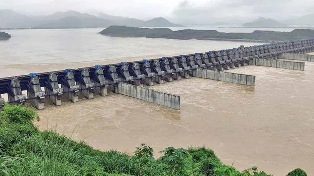 Polavaram Project: నిర్వాసితులకు పశ్చిమ ఏజెన్సీలో భూములు