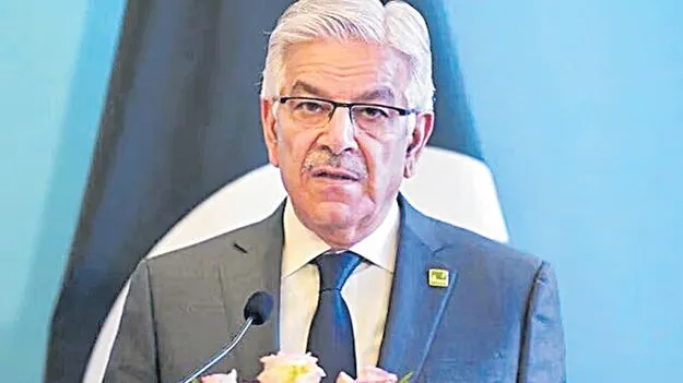 Khawaja Asif: మాపై భారత్‌ దాడి చేస్తే ప్రపంచంలో ఎవ్వరూ మిగలరు