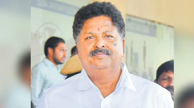 Karumuri Controversy: నరికిపారేస్తారు ఇంట్లోంచి లాగి కొడతారు