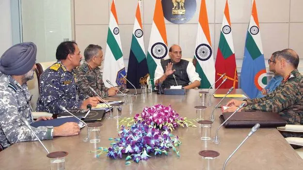 Defence Minister: త్రివిధ దళాధిపతులతో రాజ్నాథ్ భేటీ