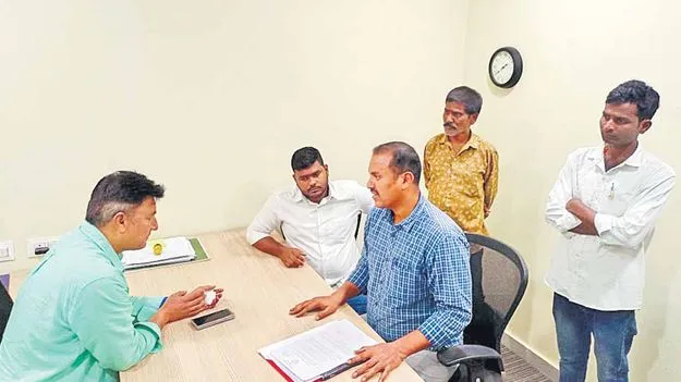 Liquor Scam: లిక్కర్‌ కేసులో సిట్‌ దూకుడు