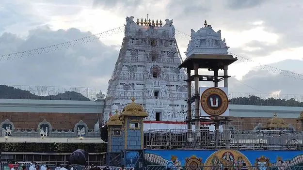 BJP: శ్రీనివాస గోవిందా పాట తొలగించకుంటే