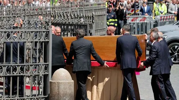 Pope Francis: పోప్‌ ఫ్రాన్సిస్ కు కన్నీటి వీడ్కోలు