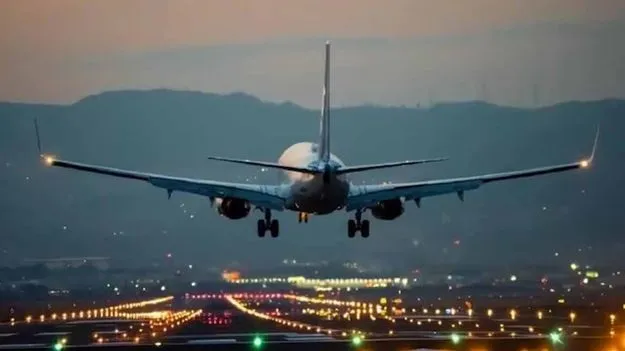 Aircraft Window Shades: పాక్ సరిహద్దుల్లో విండోషేడ్స్ మూసి ఉంచాలి.. కీలక ఆదేశాలు