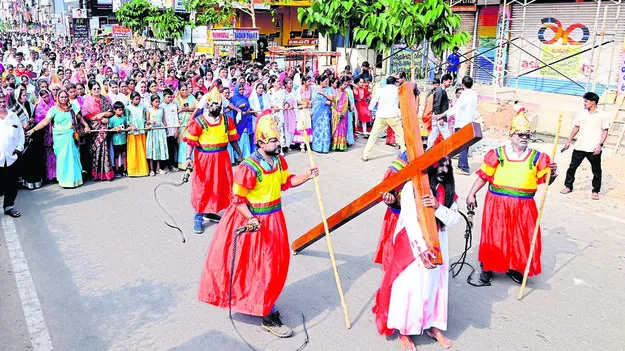 భక్తిశ్రద్ధలతో గుడ్‌ఫ్రైడే ప్రార్థనలు 