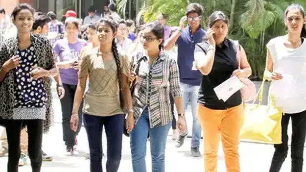 Delhi Students Crisis: ఢిల్లీ నుంచి వచ్చేదెలా