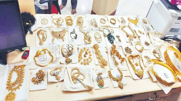 Nandyal ACB case: వజ్రాల హారాలు.. బంగారు వడ్డాణాలు