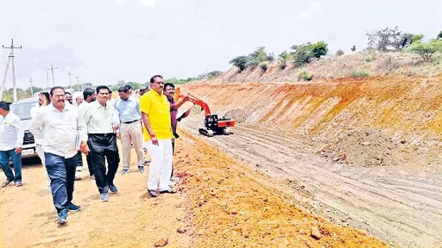 YSRCP Corruption: పెద్దమంత్రి అవినీతి కూడా పెద్దదే