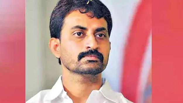 Veerayya Chowdary: మూడు మాఫియాల పగ