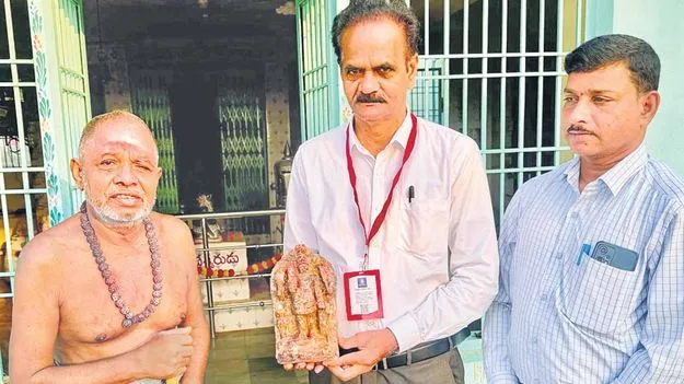 Palnadu: భైరవునిపాడులో 16వ శతాబ్దం నాటి వీరభద్రుడి విగ్రహం