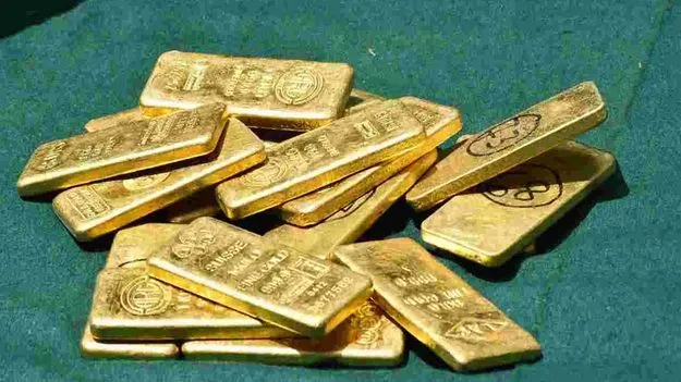 Gold Smuggling: ఓరయ్యా.. స్మగ్లింగ్ ఇలా కూడా చేస్తారా.. 