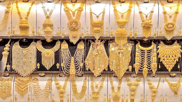 GOld business: రాళ్లు.. బంగారం ఒక్కటేనంట!