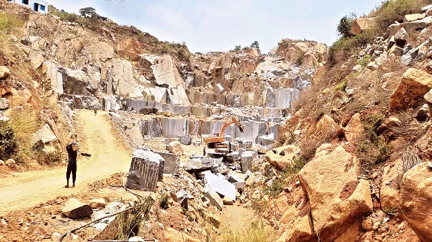 Granite: నీలిరంగు గ్రానైట్కు ఊరట