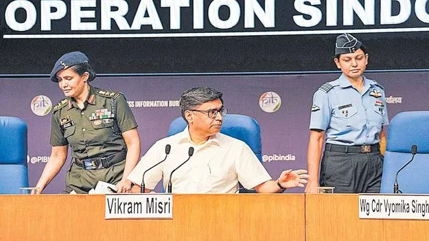 Women Officers: కశ్మీరీ పండిట్‌.. ముస్లిం సైన్యాధికారిణి.. 