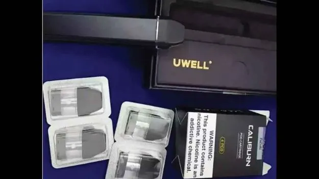 Visakhapatnam airport: విశాఖ విమానాశ్రయంలో ఐ ఫోన్లు, ఈ-సిగరెట్లు స్వాధీనం