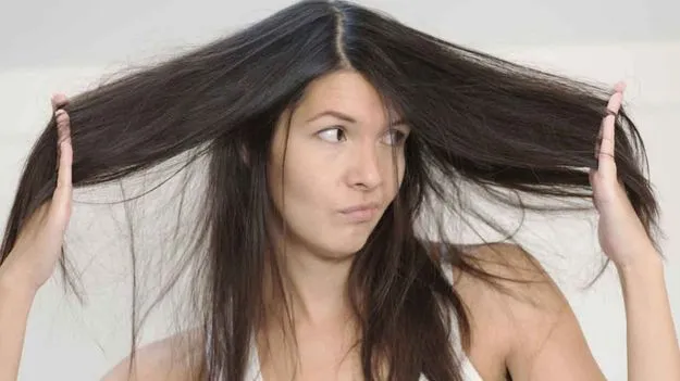 Summer Hair Care: తలంతా చెమటతో తడిసిపోతోందా.. చెమట కంపు పోవట్లేదా.. అయితే ఇలా చేయండి..