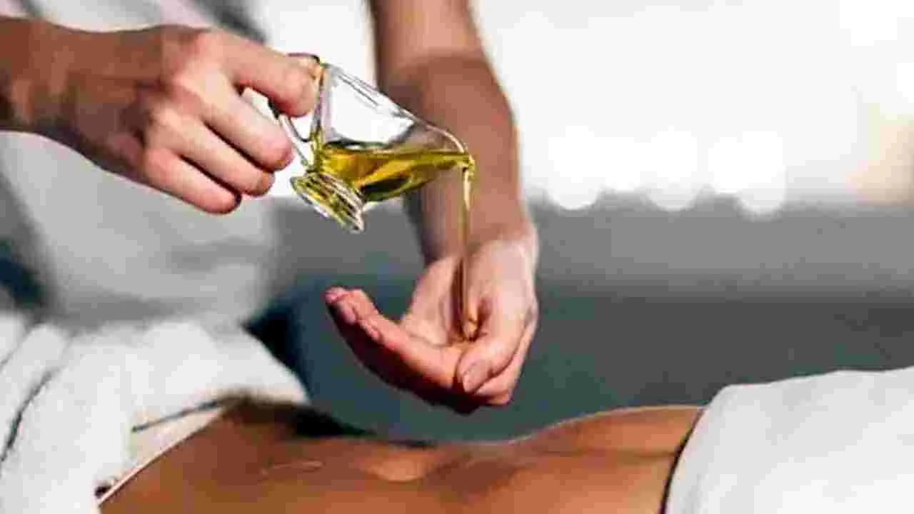 Black Hair: జుట్టు నల్లగా మారేందుకు రోజూ నాభిలో ఈ నూనె రాయండి చాలు.. 