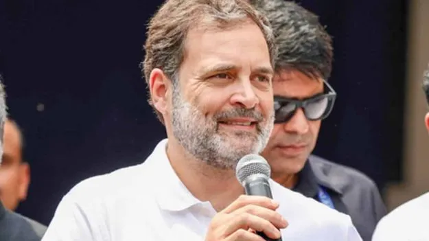 Rahul Gandhi: పరువునష్టం కేసులో.. రాహుల్‌ గాంధీకి నాన్‌ బెయిలబుల్‌ వారెంట్‌