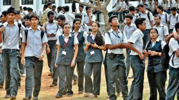 Fee Reimbursement: ఫీజు బకాయిలు విడుదల చేయాలి