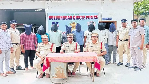  బెట్టింగ్‌కు పాల్పడిన నిందితుల అరెస్ట్‌