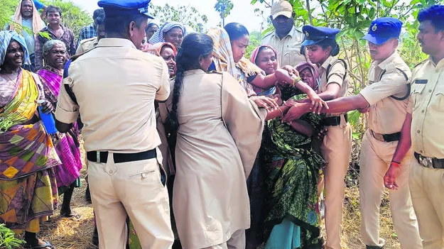 వ్యవసాయ యూనివర్సిటీ భూసేకరణ ఉద్రిక్తం