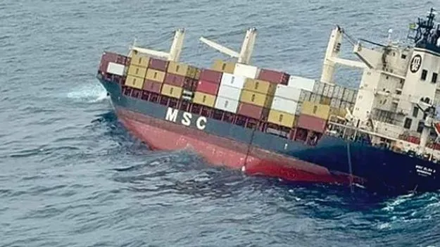 Kochi ship accident: కొచ్చి తీరంలో హై అలెర్ట్‌ 