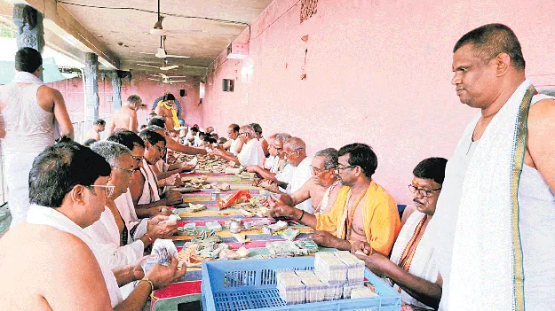 సిద్ధివినాయకుని హుండీల ఆదాయం రూ.27.68 లక్షలు