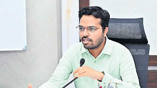 కాకినాడ జిల్లాలో చెరువులు ఆక్రమణకు గురికాకుండా చర్యలు : జేసీ