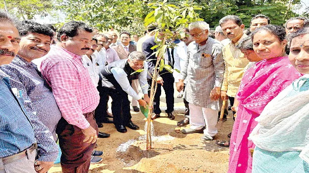 High court judge: పర్యావరణాన్ని పరిరక్షించాలి