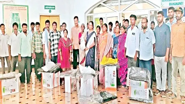 శాస్త్రవేత్తల సూచనలు పాటించాలి   