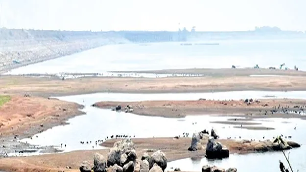  పడిపోతున్న భూగర్భ జలాలు