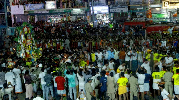 వైభవంగా అగ్నిగుండ మహోత్సవం