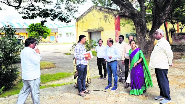 మార్కెట్‌ యార్డుల అభివృద్ధికి కృషి 