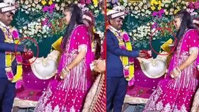 Marriage Funny video: ఇదేం గిఫ్ట్‌రా బాబోయ్.. దెబ్బకు వధువు వణికిపోయిందిగా..