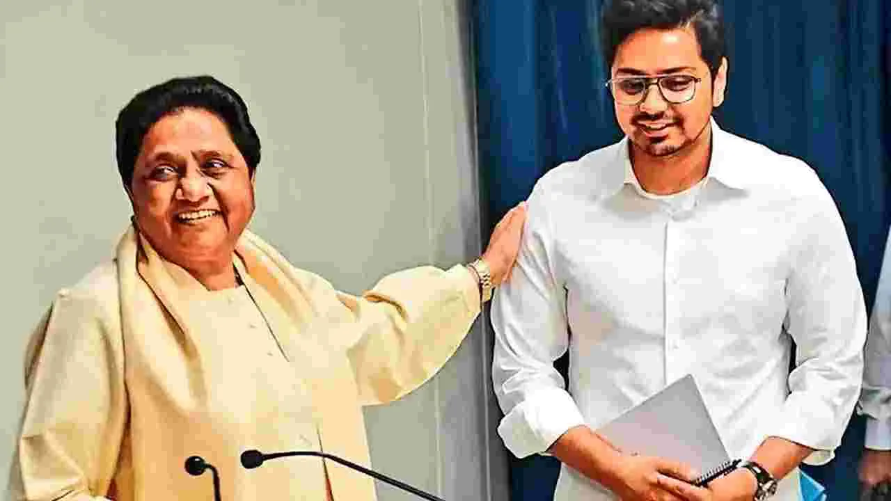Mayawati: మేనల్లుడికి తిరిగి కీలక బాధ్యతలు అప్పగించిన మాయావతి
