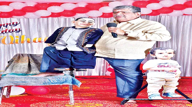 Laughing: నవ్వండి.. నవ్వించండి