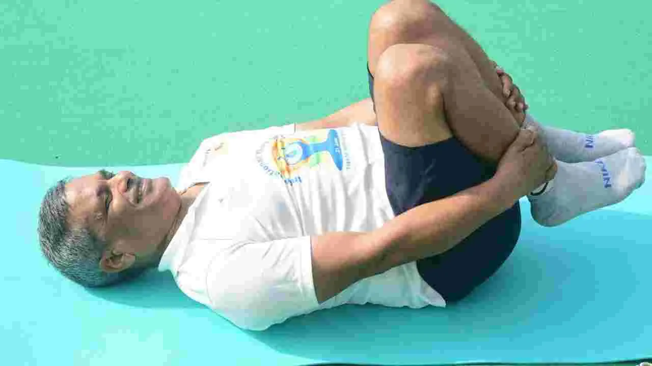 International Yoga Day: విశాఖ ఆర్కేబీచ్‌లో మంత్రుల యోగా ప్రాక్టీస్