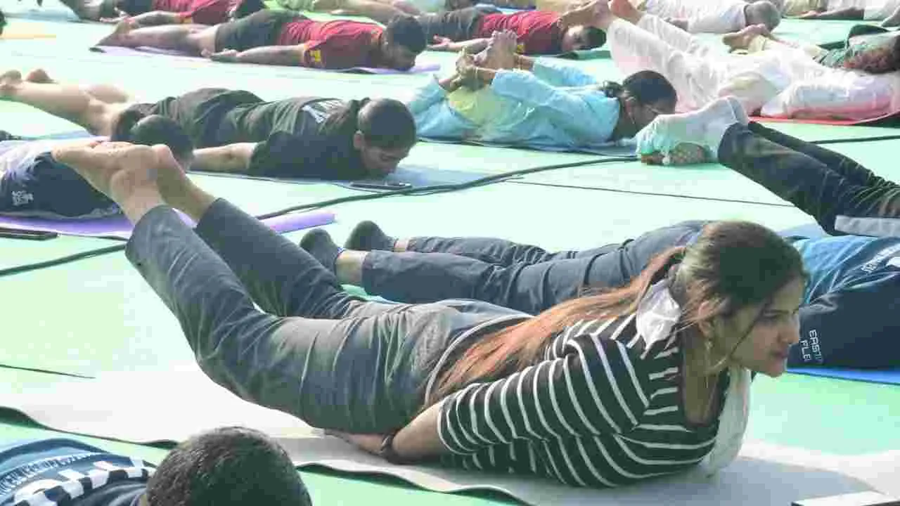 International Yoga Day: విశాఖ ఆర్కేబీచ్‌లో మంత్రుల యోగా ప్రాక్టీస్