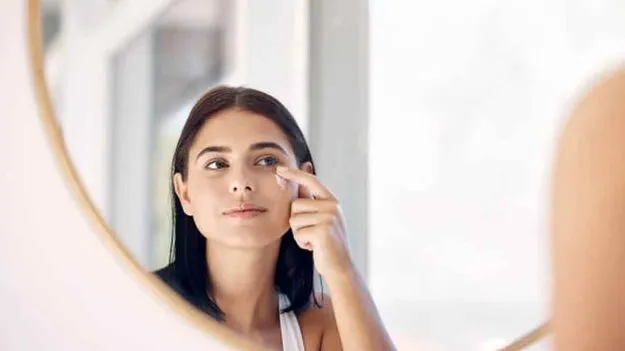 Simple Tips: ఇంట్లో అద్దం చాలా మురికిగా ఉందా? ఇలా చేయండి..