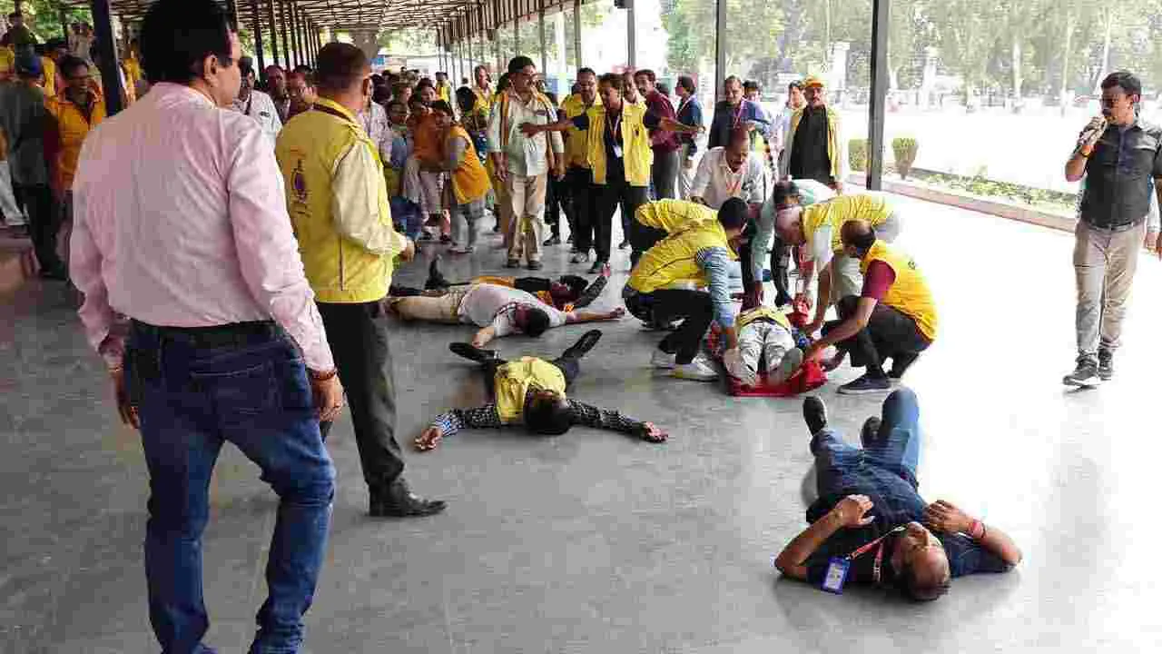 Security Mock Drill: ఫైర్‌ డ్రిల్స్‌కు రాష్ట్రాలు ఎలా సిద్ధమవుతున్నాయి.. మాక్‌ డ్రిల్‌ సమయంలో ప్రజలు ఏం చేయాలి..