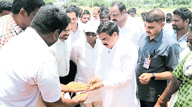 ప్రతి ధాన్యం గింజ కొనుగోలు చేస్తాం