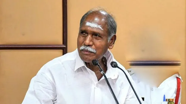 Chief Minister: కారులోనే.. ముఖ్యమంత్రి భోజనం