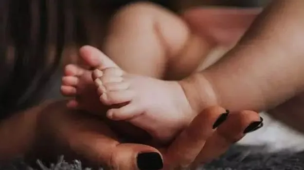 రూ.1.50 లక్షలకు పసికందు విక్రయం