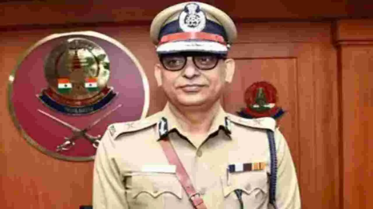 DGP: హెల్మెట్‌ ధరించకుంటే సస్పెన్షన్‌ 