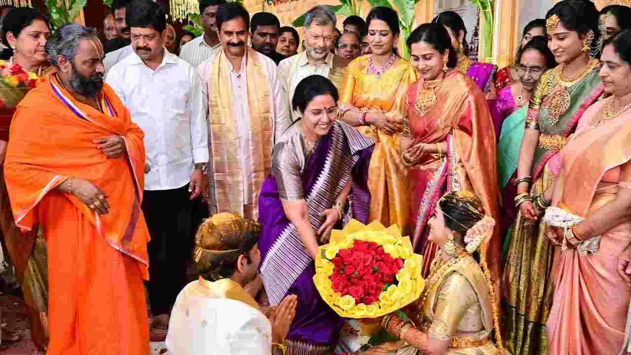 ఘనంగా దేవినేని ఉమామహేశ్వరరావు కుమారుడి వివాహ వేడుక.. పాల్గొన్న ప్రముఖులు