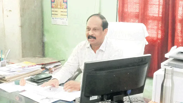 నిత్యావసర వస్తువులను అక్రమంగా నిల్వ చేస్తే కఠిన చర్యలు