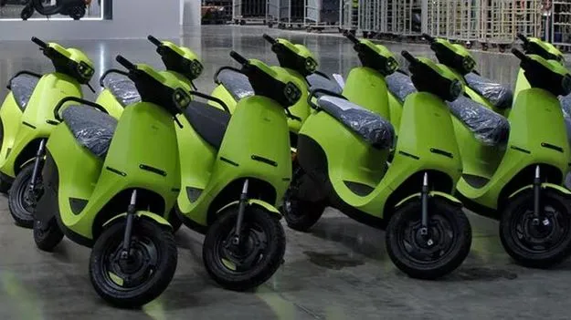 Ola Electric: ఓలాకు మరో షాక్.. మూడో స్థానానికి పడిపోయిన మార్కెట్ వాటా..