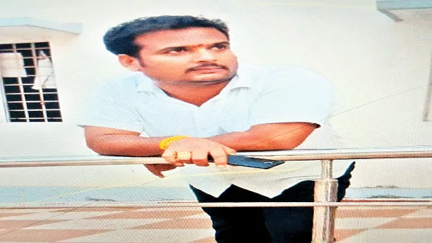 Cameras secreat: బాత్‌రూమ్‌లో సెల్‌ఫోన్‌ కెమెరా